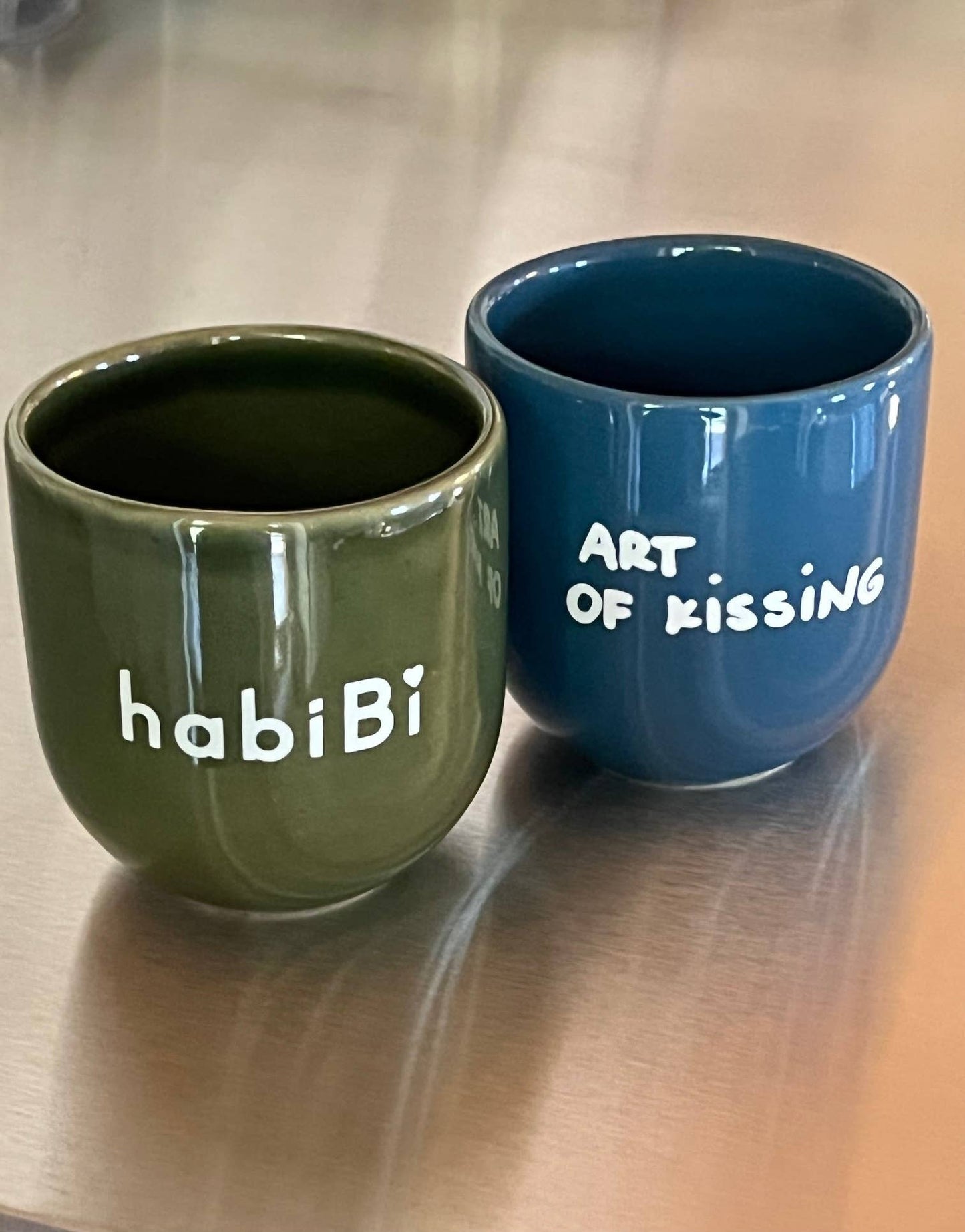 Sisi-Tasse, Kunst des Küssens