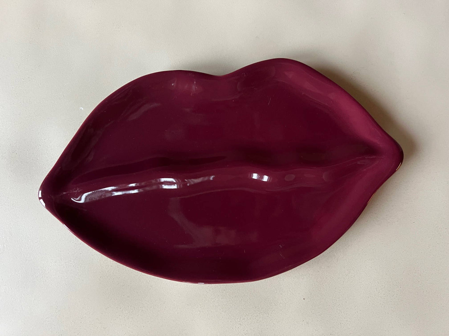 Sisi-Lippenteller, burgunderrot