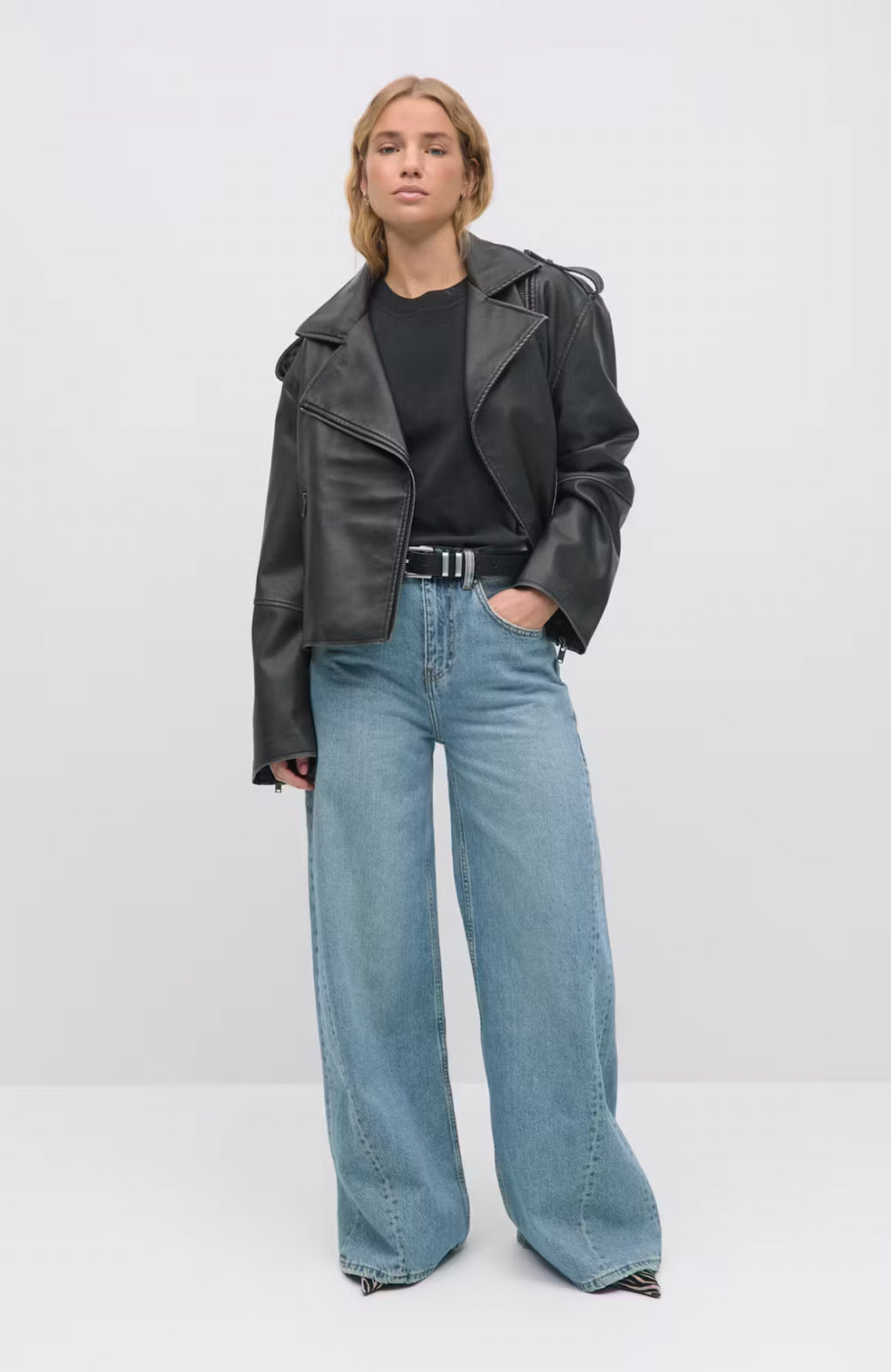 BASIC BOXY TEE - Offblack