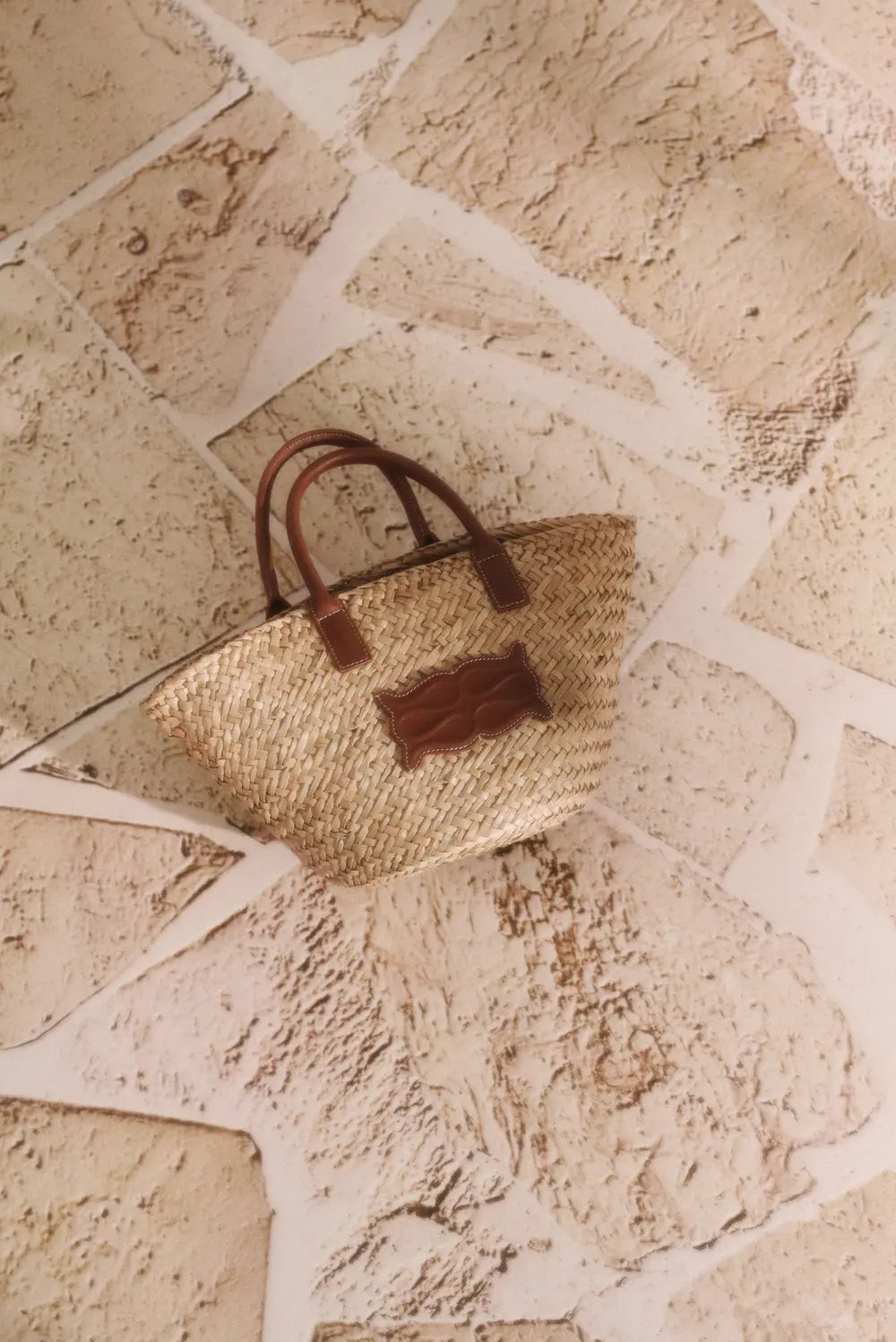 KLEINE STROHTASCHE MIT MONOGRAMM