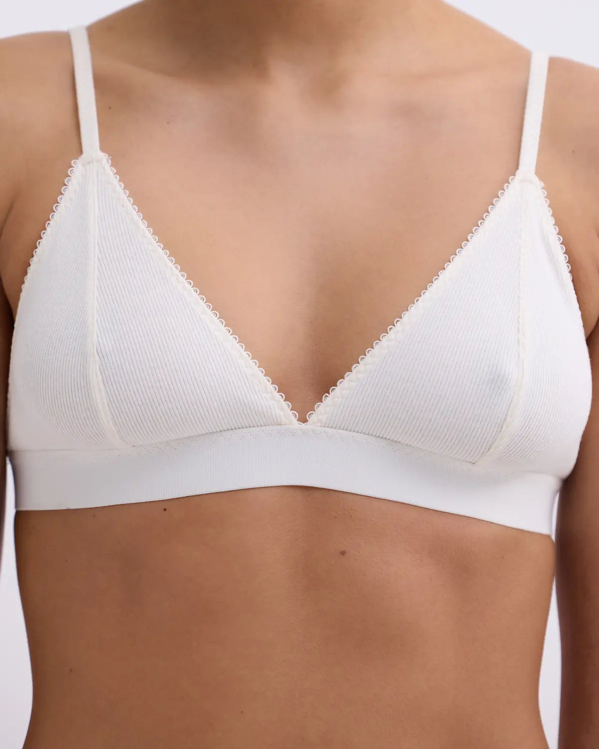 Darling - Comfy unpadded Bralette in white