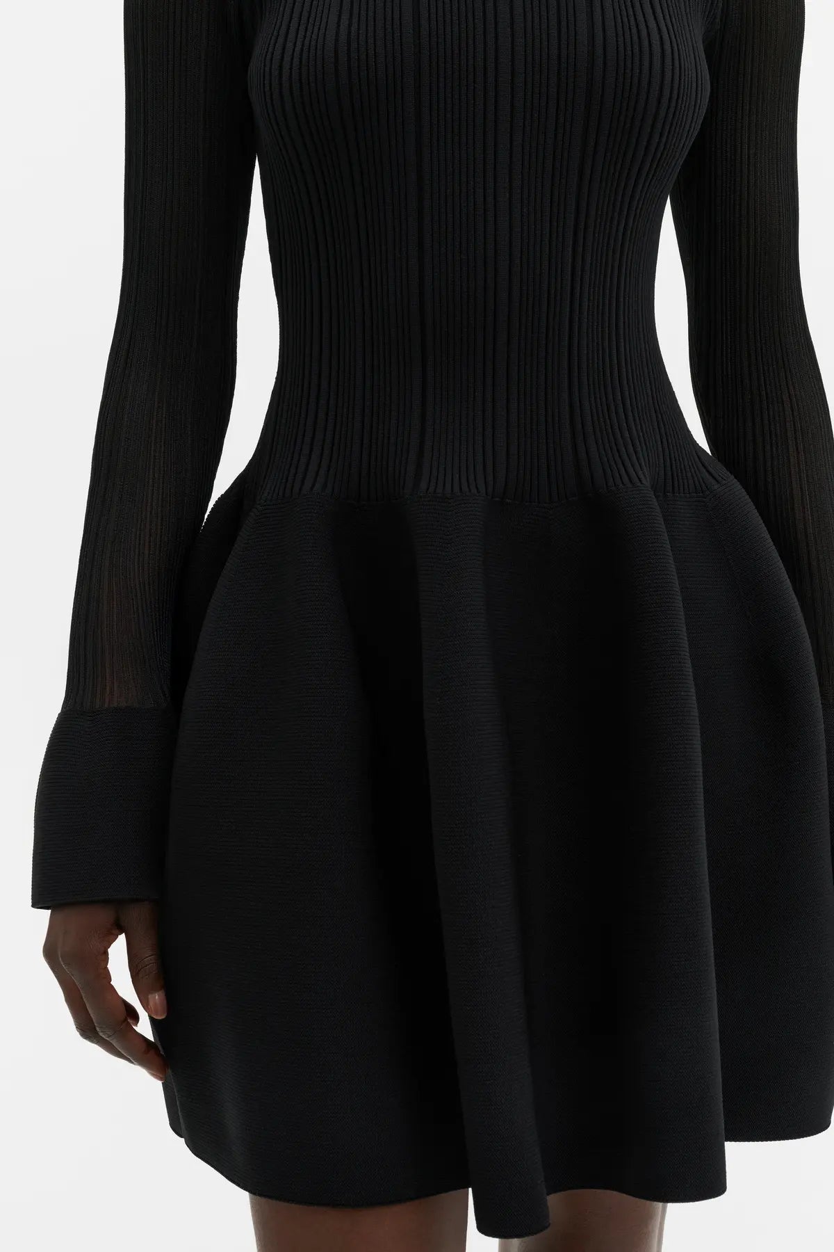 ELONA MINIKLEID Langärmeliges Minikleid mit voluminösem Rock | MALINA