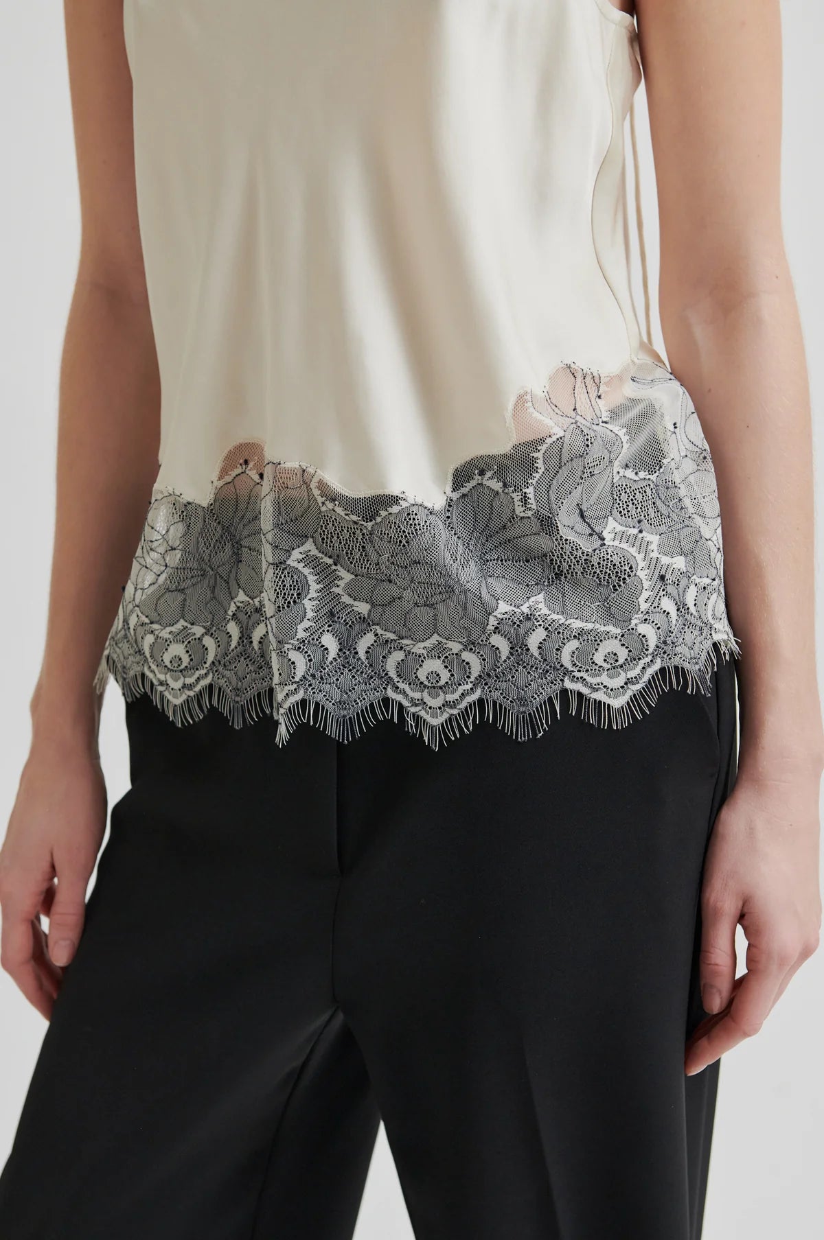 Wila Strap Top