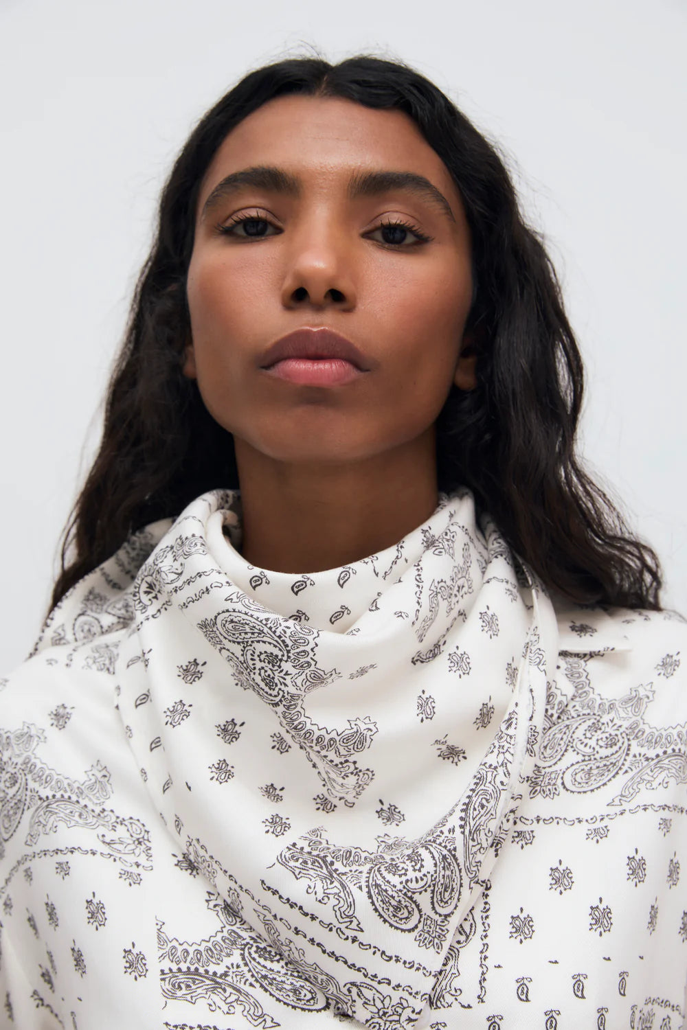Anika Woman Neck Scarf Print