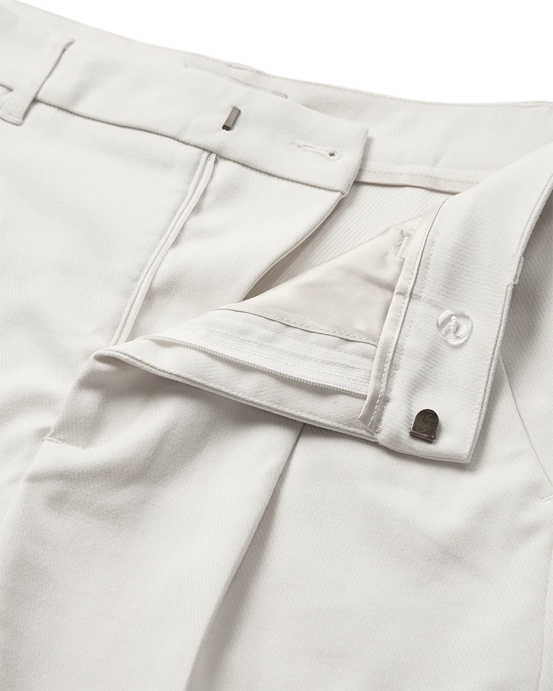 CMTAILOR - SHORTS IN WOLLWEISS | Copenhagen Muse