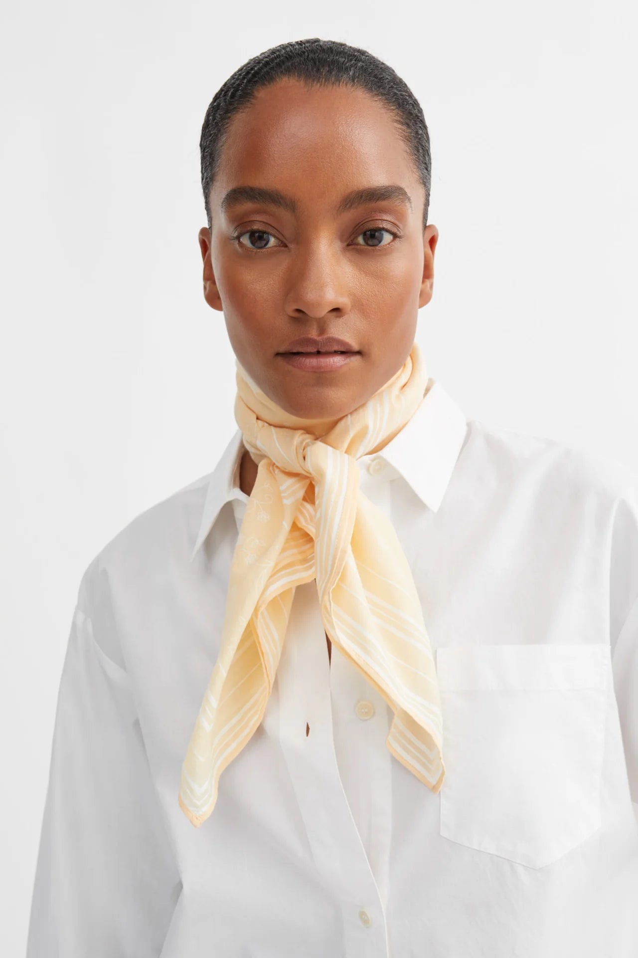 Skall classic scarf 90x90 - Light Peach/ White