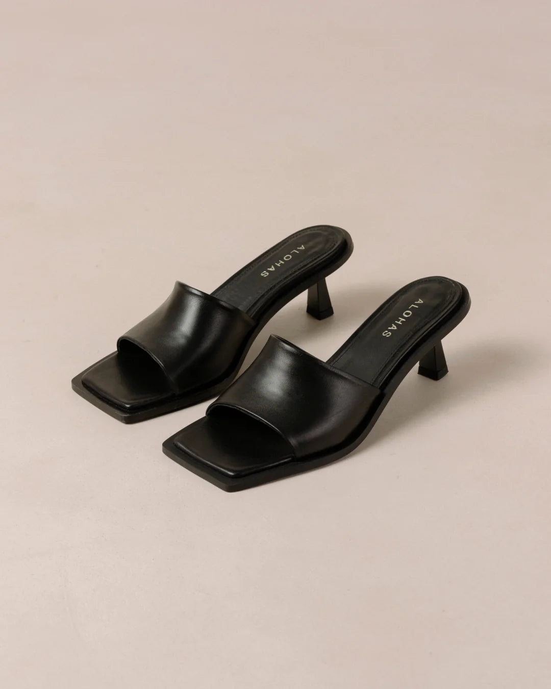 Schwarze Kitten Heels aus Leder