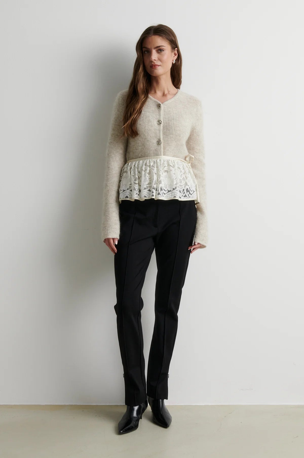 Loane Belt | Second Female