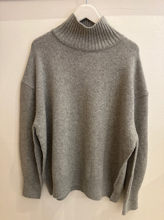 SAMMIE Turtleneck - in Grey