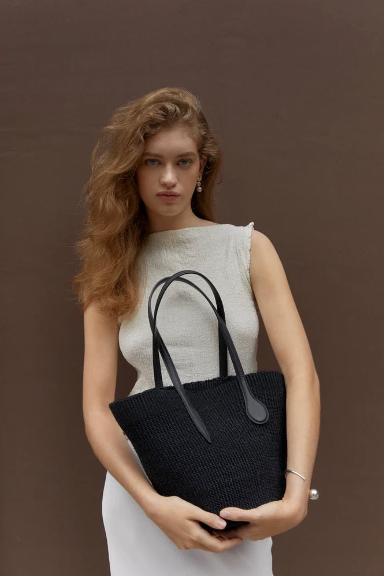 STRAW BASKET BLACK | Liffner