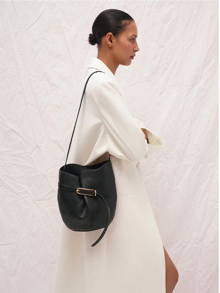 BELTED BUCKET BAG BLACK | Liffner