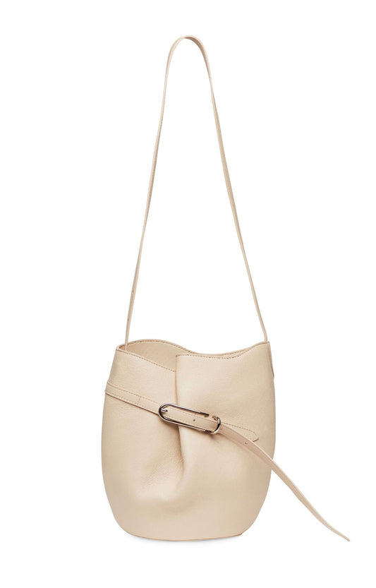 BELTED BUCKET BAG CREAM | Liffner