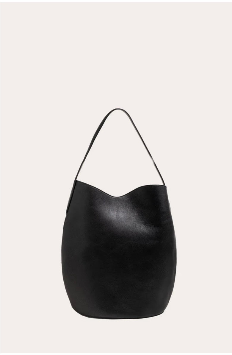 BELTED BUCKET BAG LARGE BLACK | Liffner