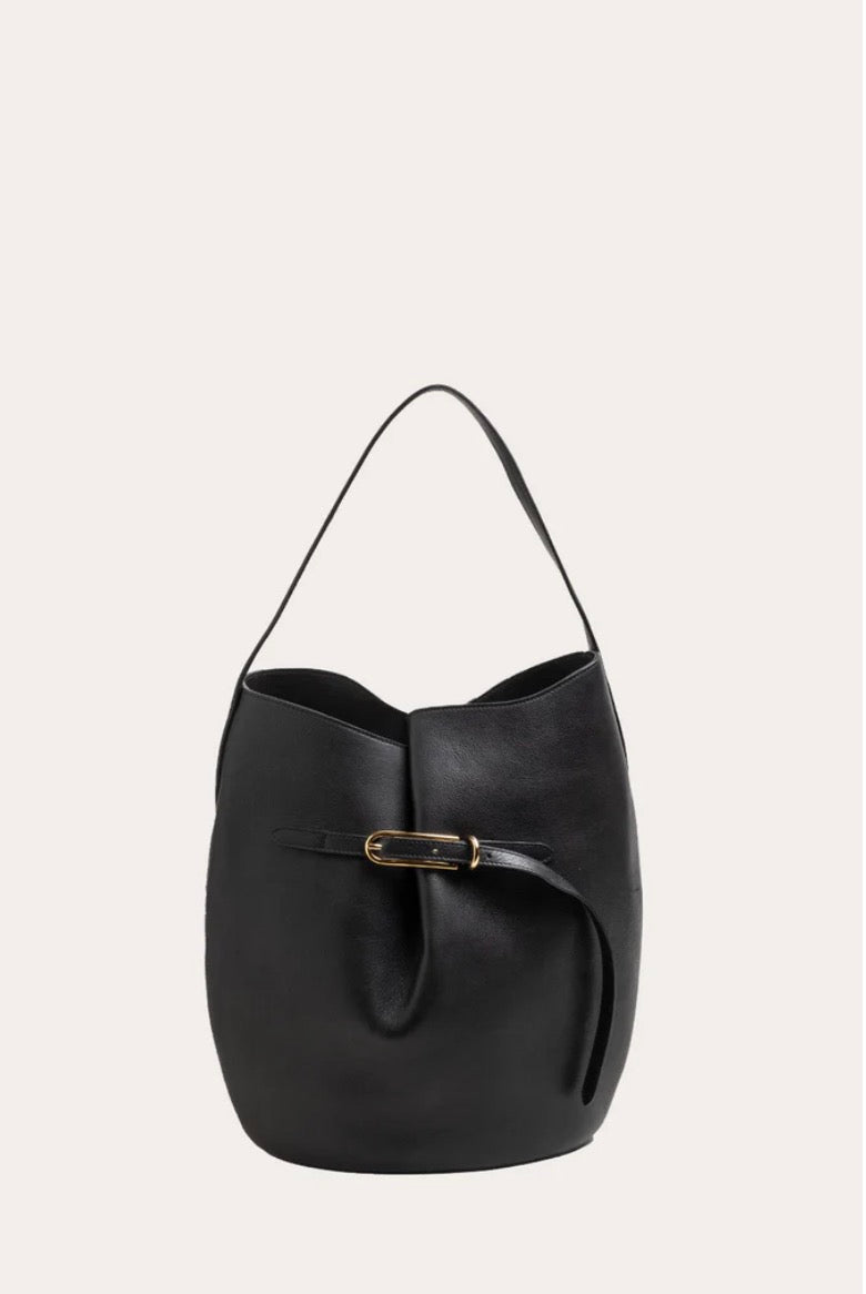 BELTED BUCKET BAG LARGE BLACK | Liffner