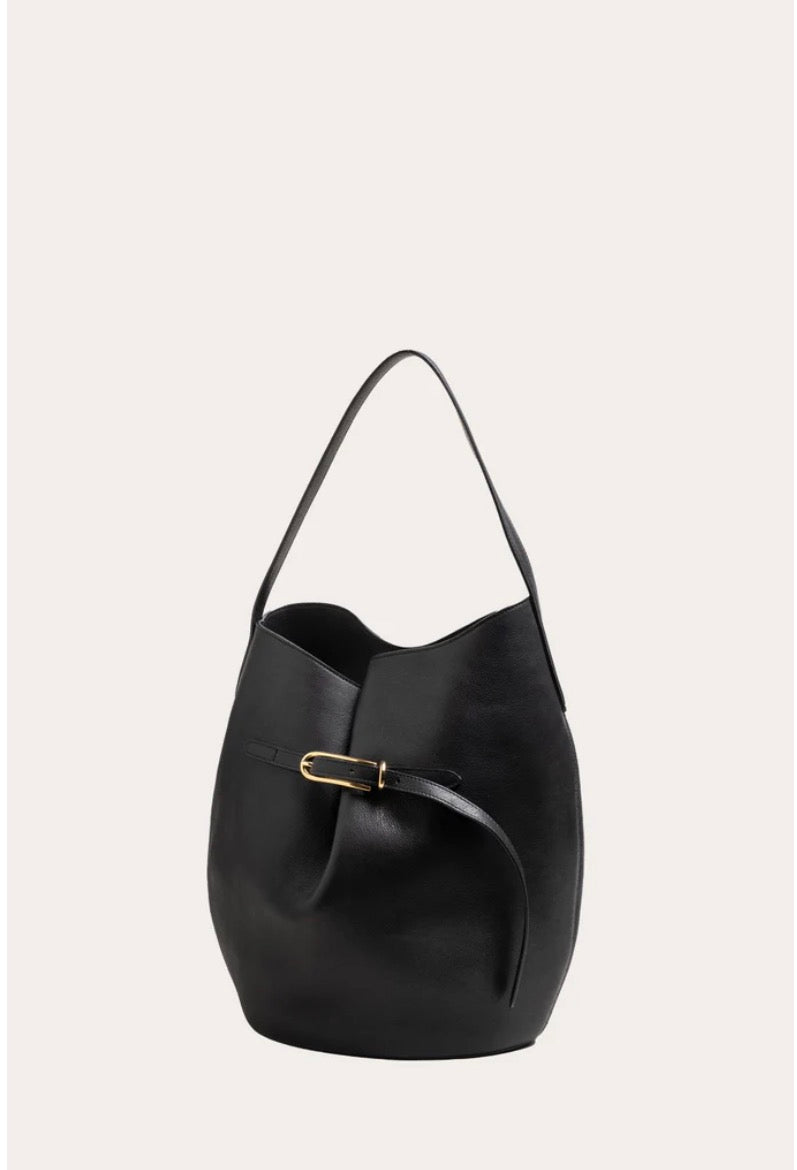 BELTED BUCKET BAG LARGE BLACK | Liffner