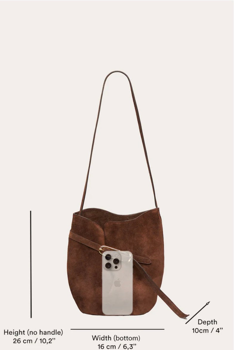 BELTED BUCKET BAG BLACK | Liffner
