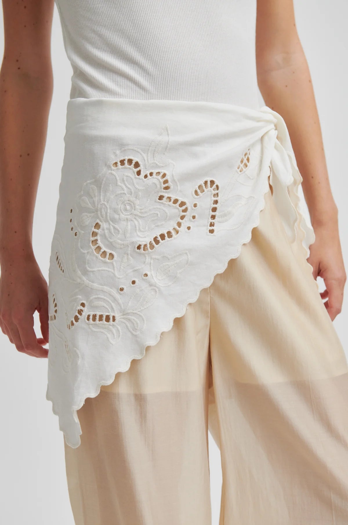 Vilea Hip Scarf