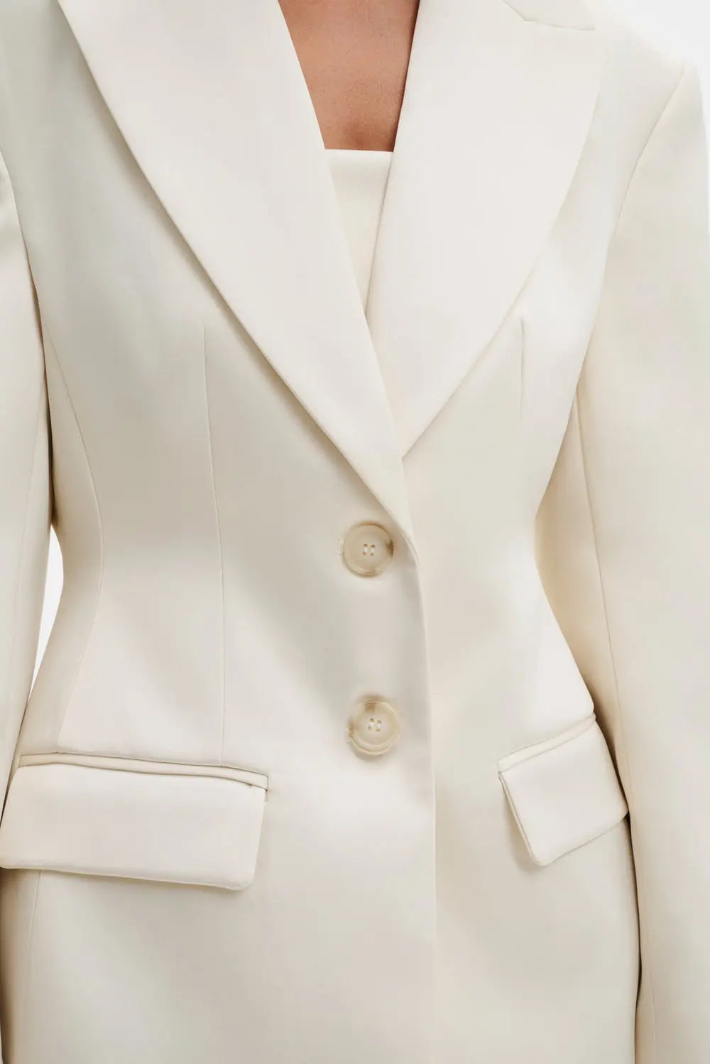 ELLA BLAZER Maßgeschneiderter Blazer mit Schößchen