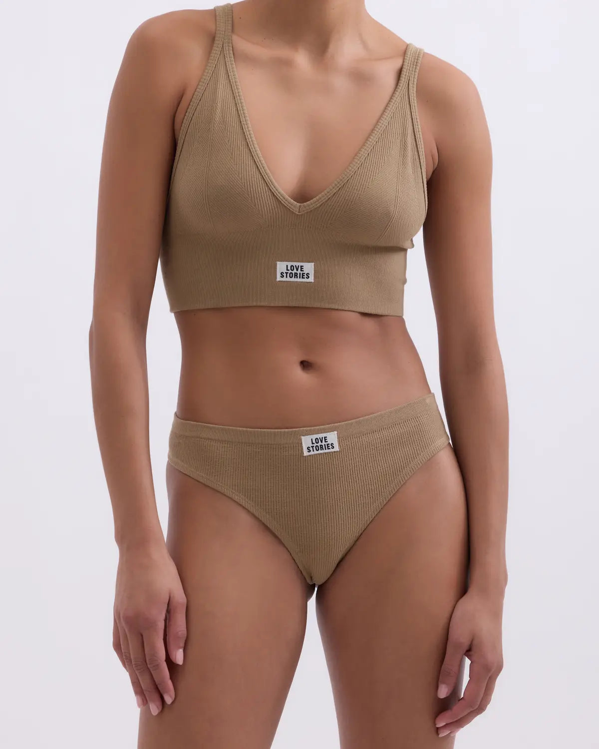 POSEY - Stylish sporty bralette in Bronze