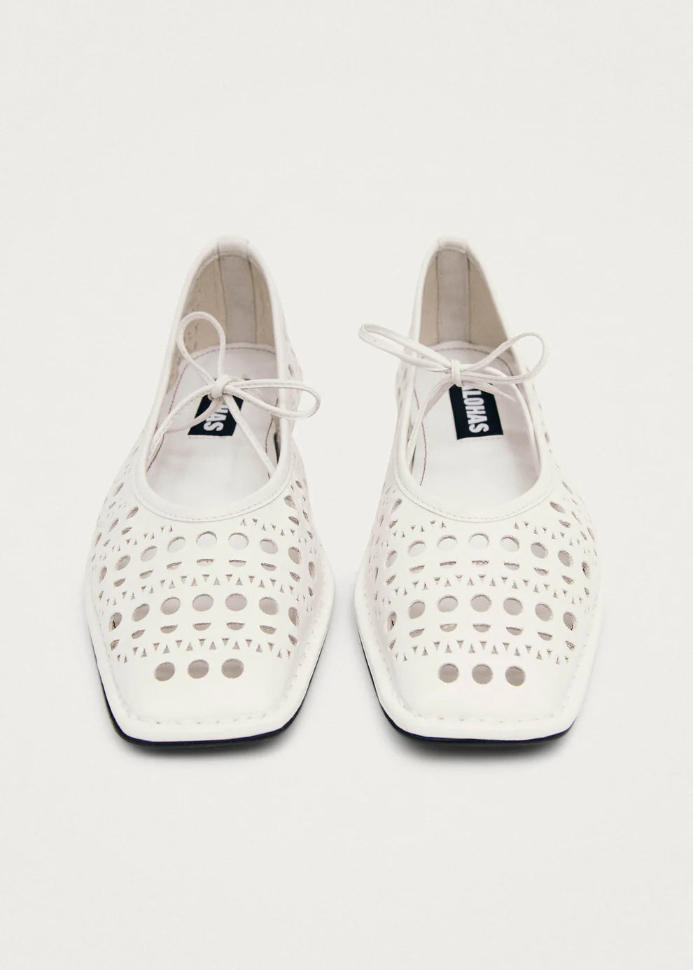 SWAY SLIT WHITE LEATHER BALLET FLATS