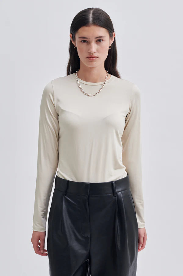 Callia O-Neck Tee