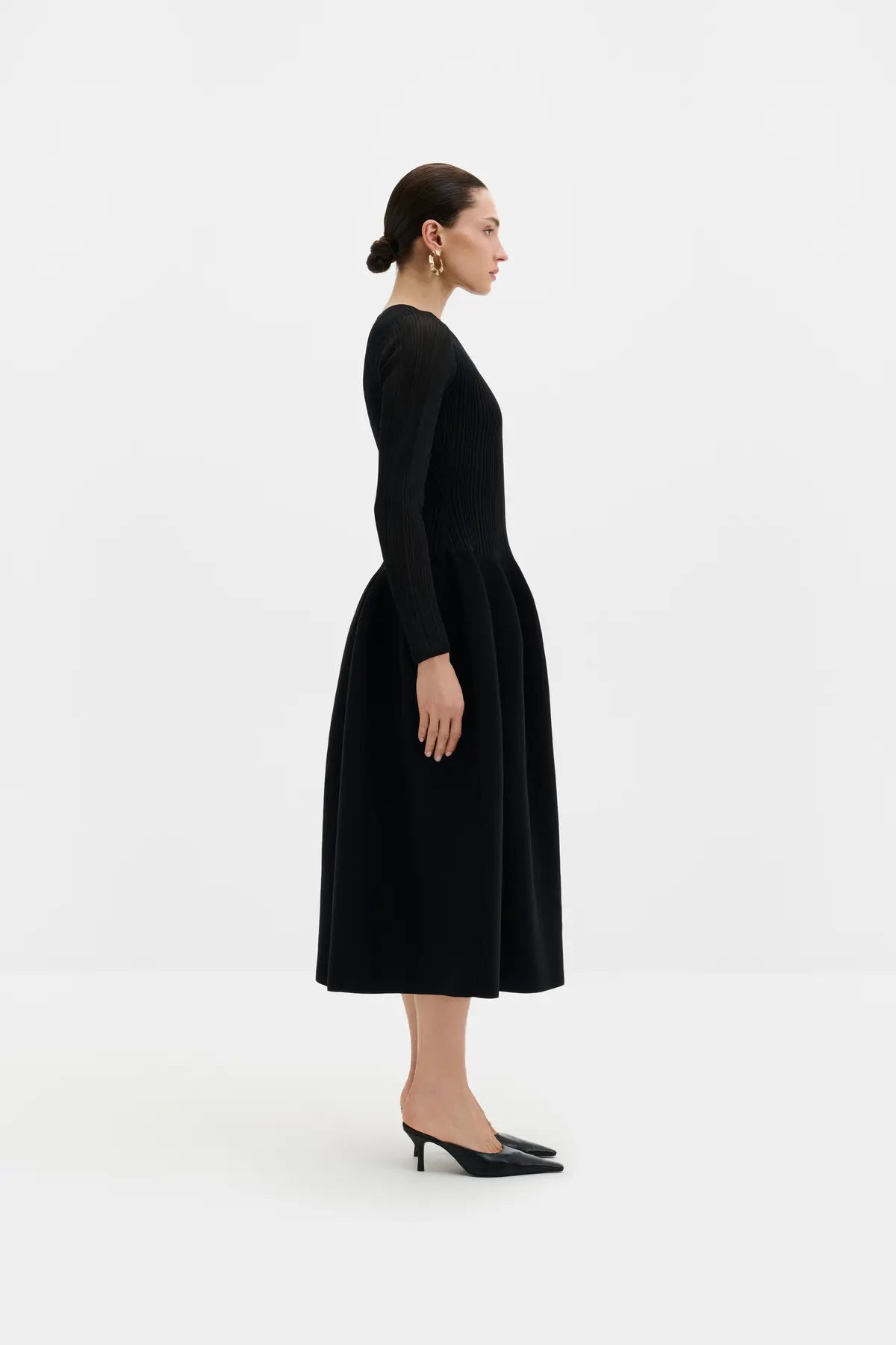 ELONA MIDIKLEID Langärmeliges Midikleid mit voluminösem Rock | MALINA