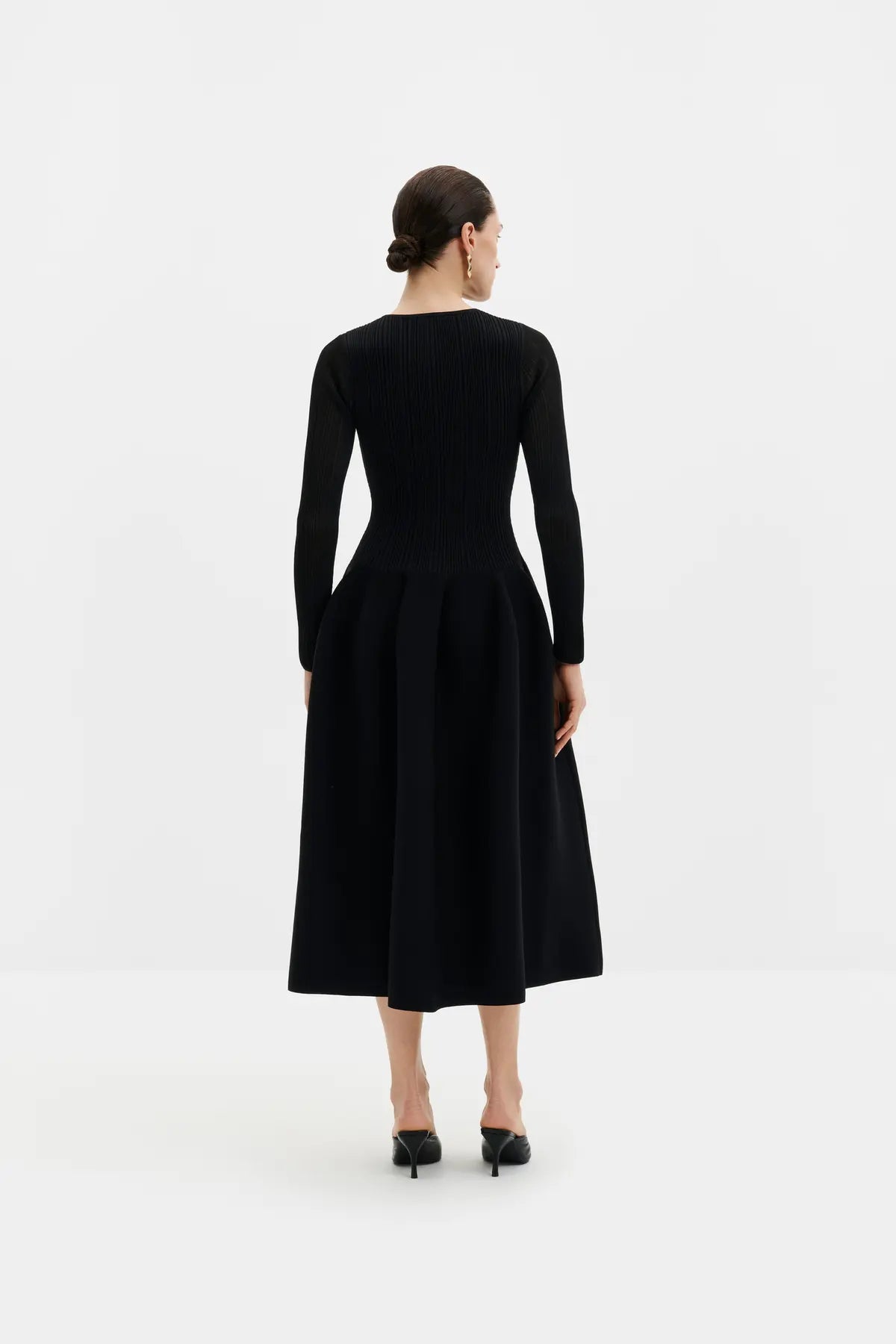ELONA MIDIKLEID Langärmeliges Midikleid mit voluminösem Rock | MALINA