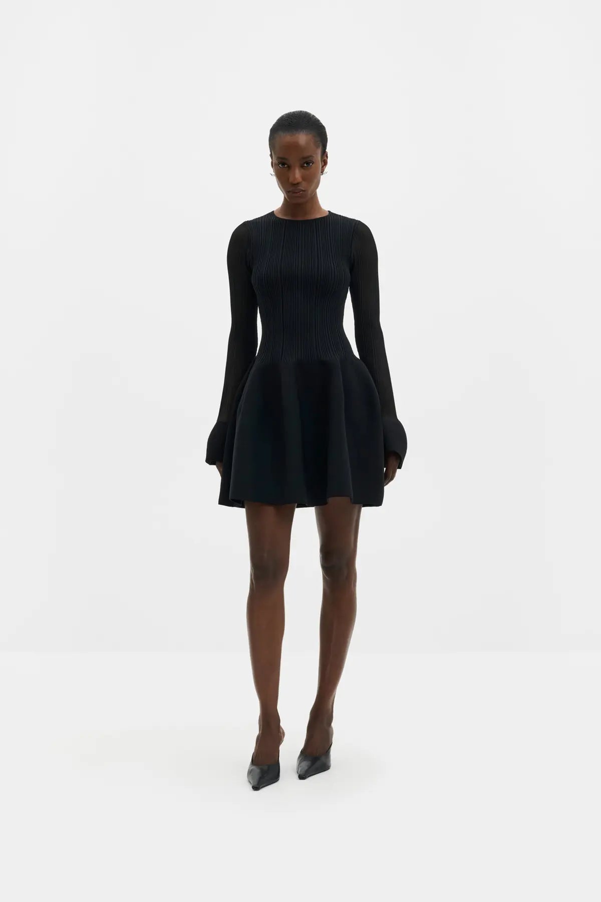 ELONA MINIKLEID Langärmeliges Minikleid mit voluminösem Rock  | MALINA