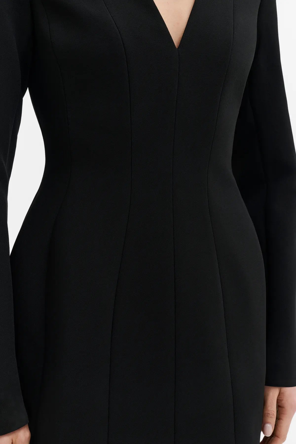 NINNI MINIKLEID Minikleid in Sanduhr-Silhouette mit tiefem V-Ausschnitt | MALINA
