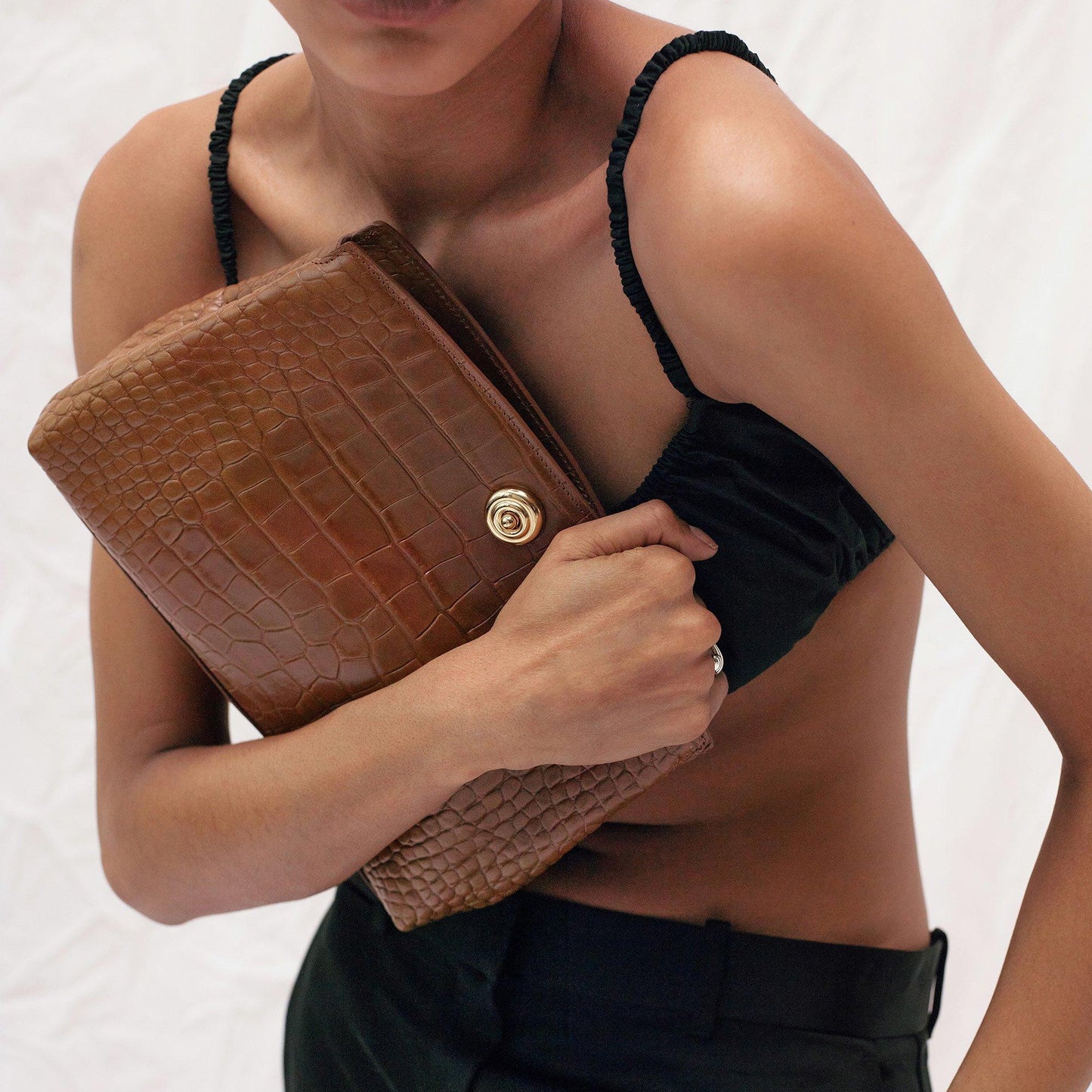 PUSHLOCK POUCH NOUGAT CROC EMBOSSED | Liffner