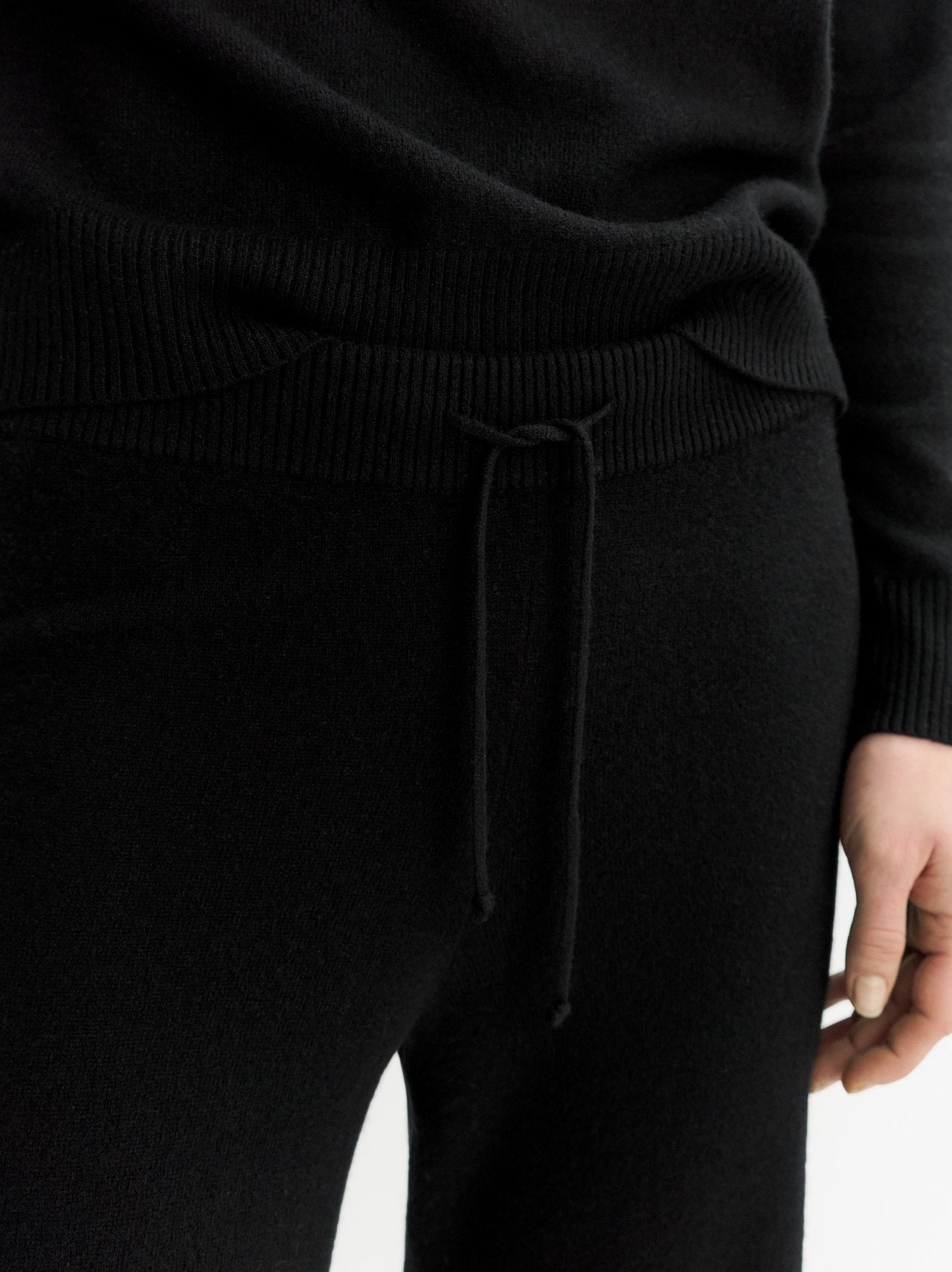 Cashmere Jogger Pants in Black