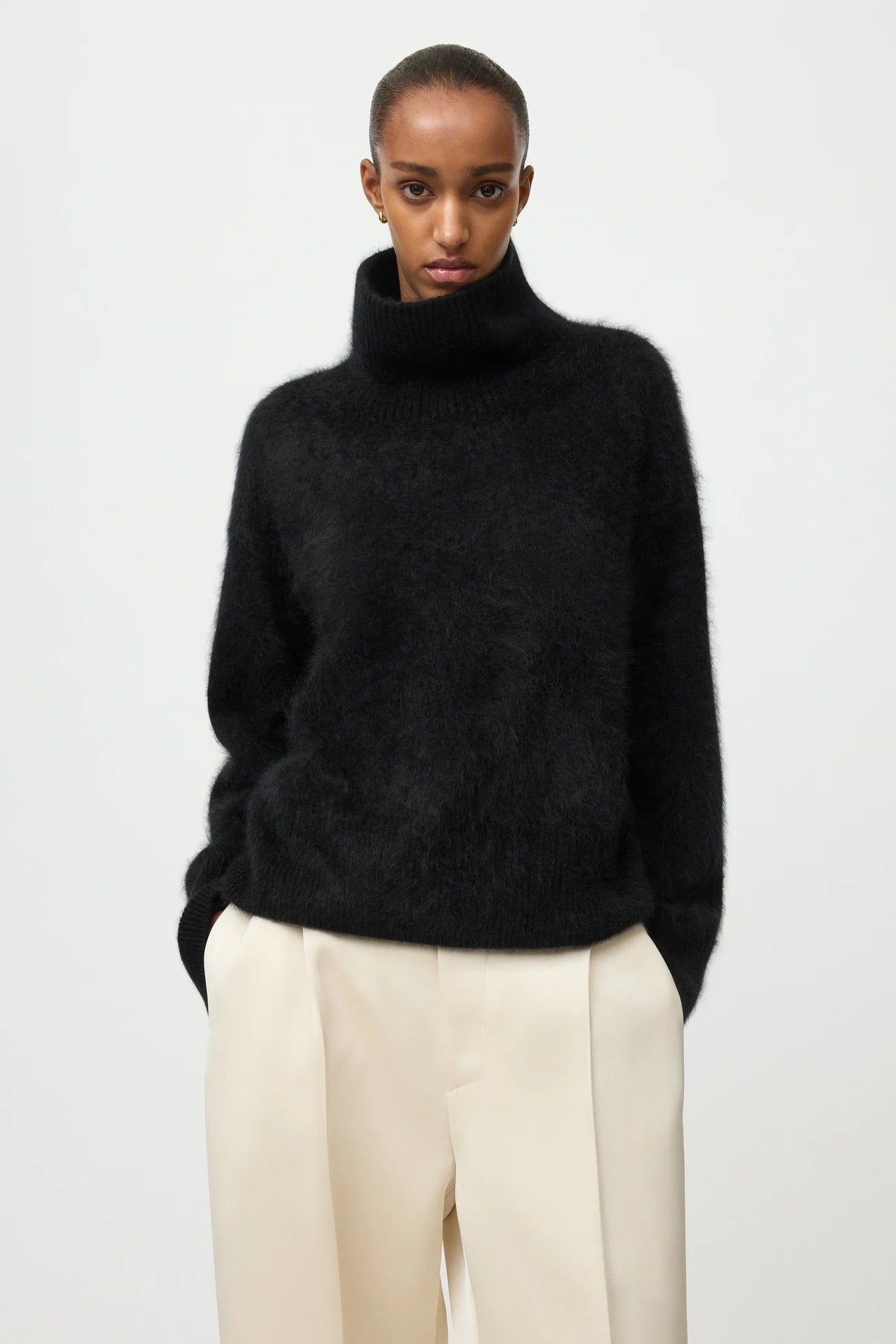 Brushed Boyfriend Turtleneck - Black | SOFT GOAT