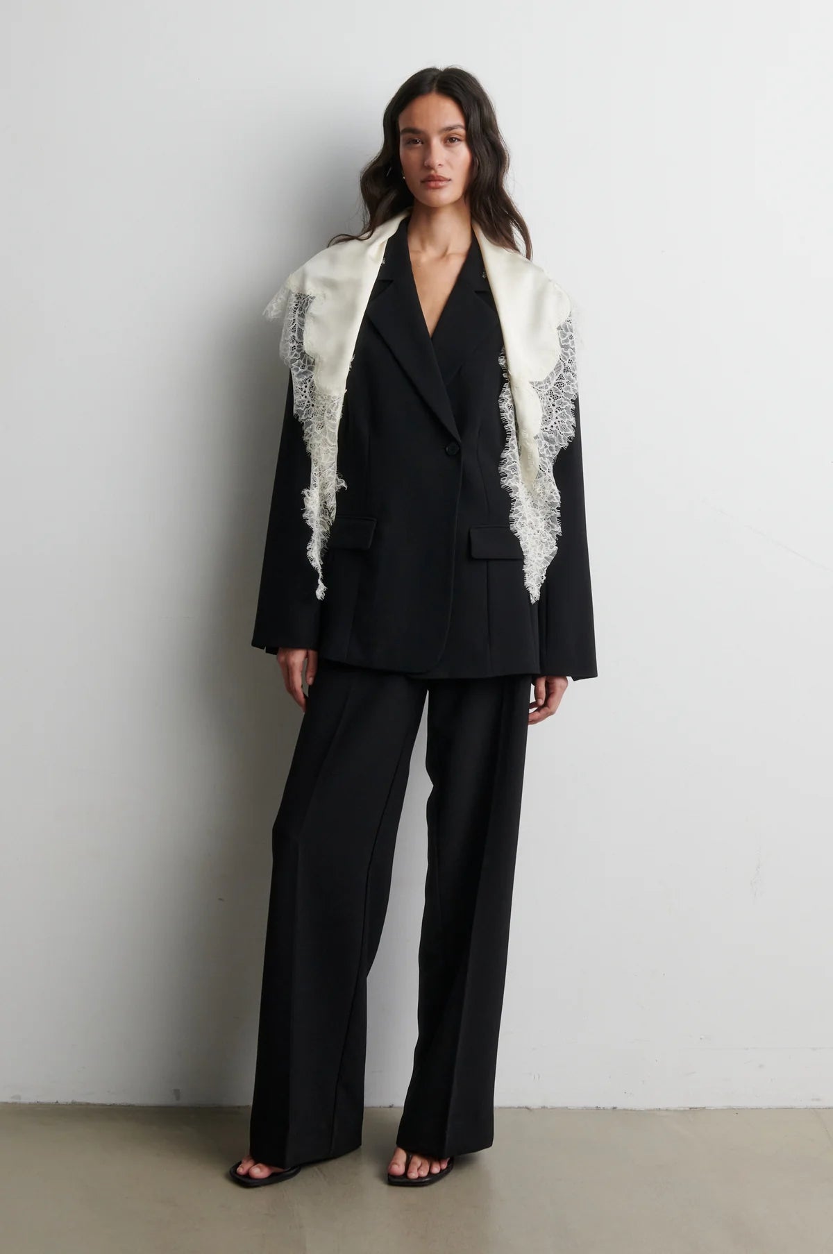Lacia Contrast Hip Scarf
