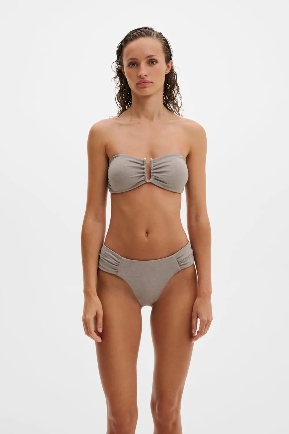 SIGNATURE BIKINIOBERTEIL Bandeau-Bikinioberteil mit goldfarbener Verzierung