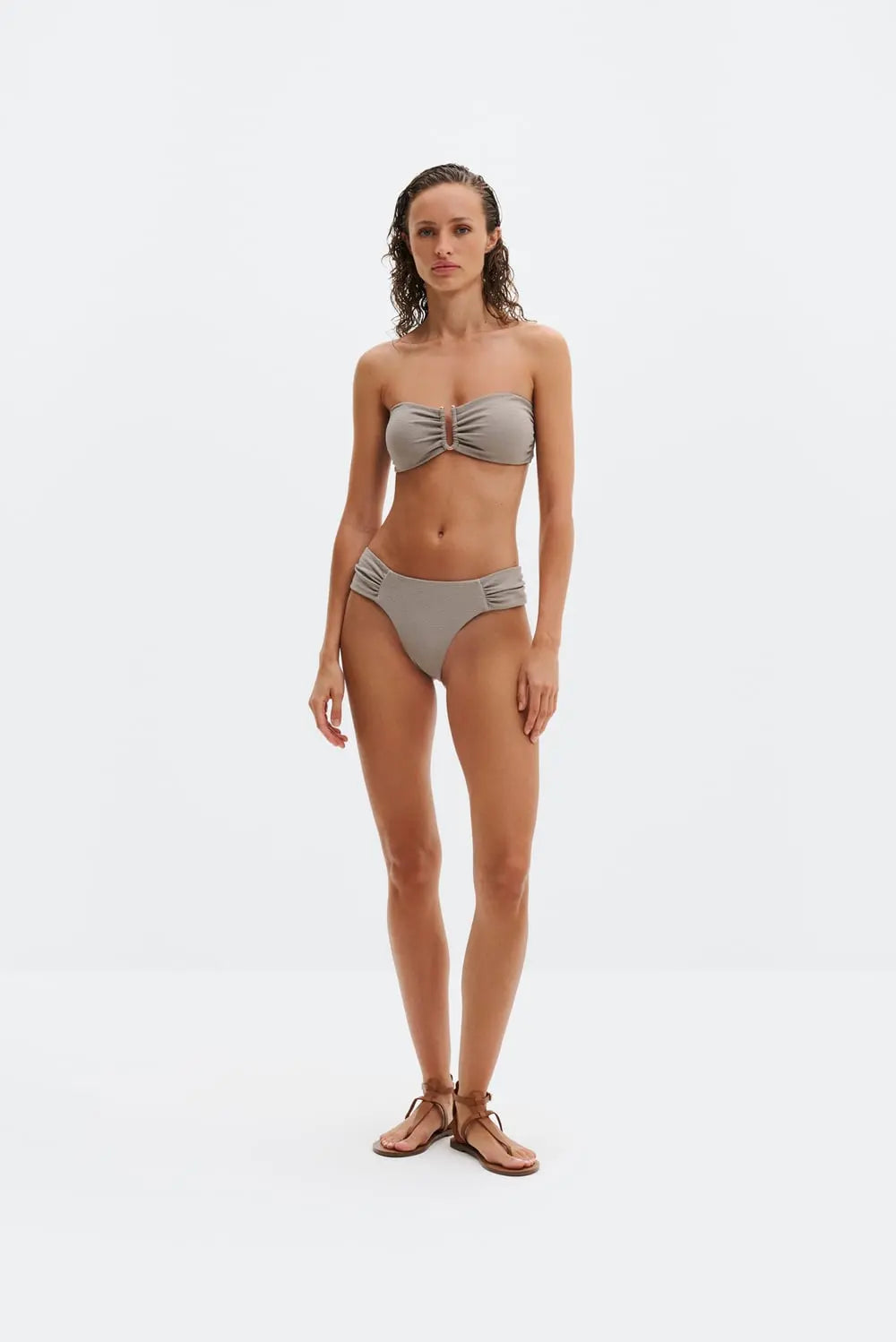 SIGNATURE BIKINIOBERTEIL Bandeau-Bikinioberteil mit goldfarbener Verzierung
