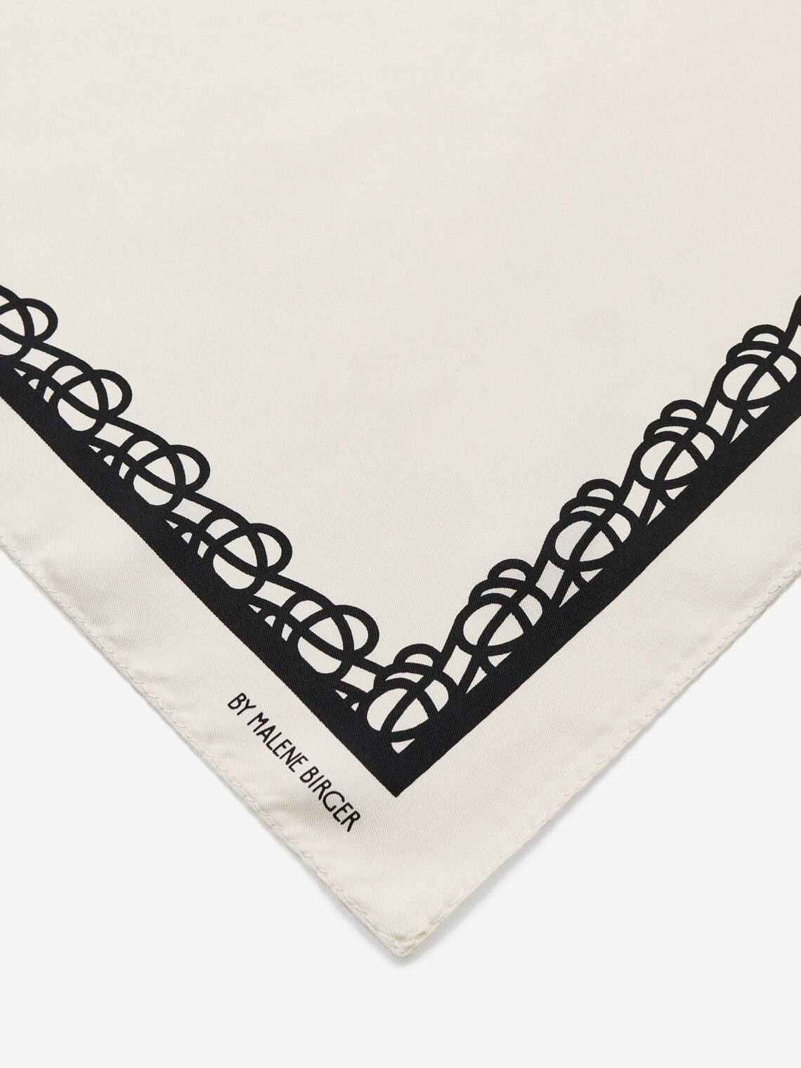 Ossa Seidenschal | By Malene Birger