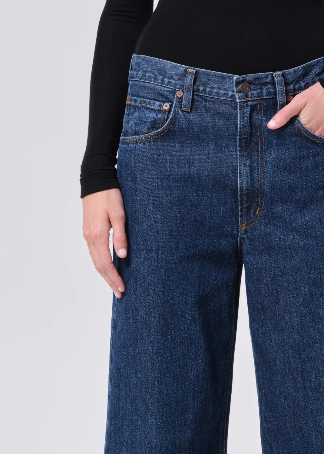 LOW CURVE JEAN IN PENDULUM | AGOLDE