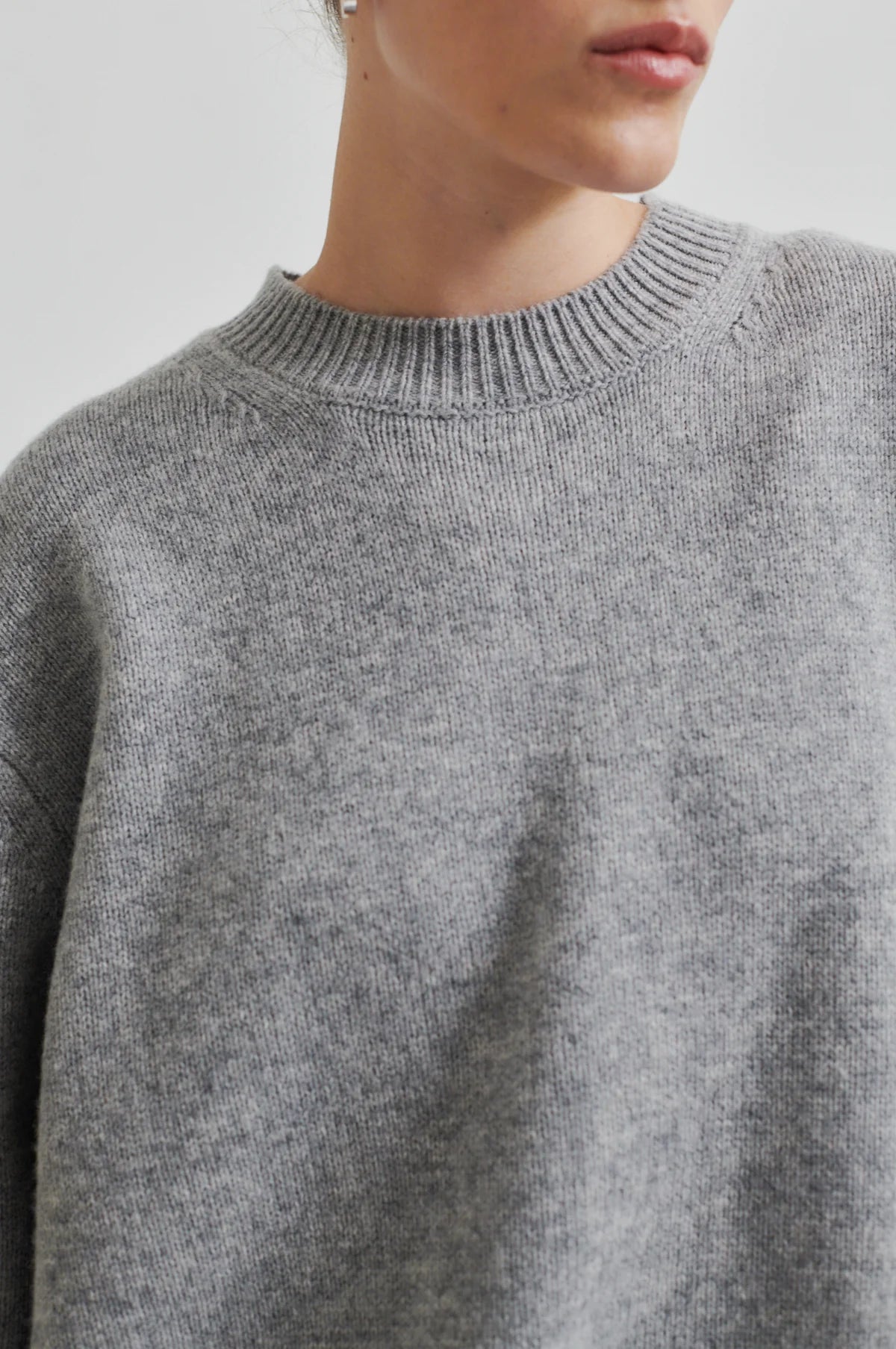 Alpha Knit O-Neck